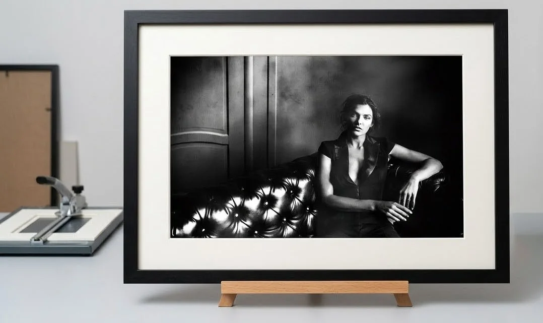 A framed demonstration photograph